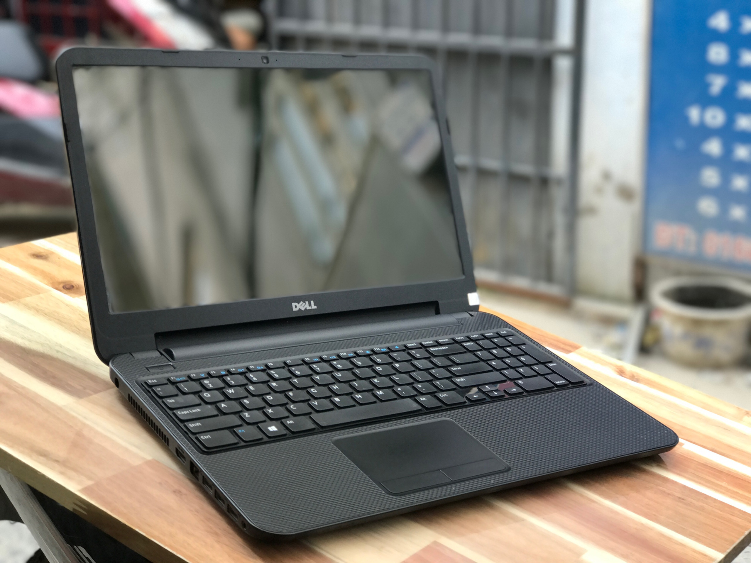 Laptop Dell N3521